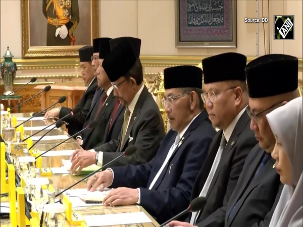 PM Modi and Brunei Sultan hold delegation level talks in Bandar Seri Begawan