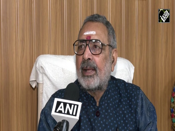 “Deshdroh Ka Mukadma Chalna Chahiye…” Giriraj Singh berates Rahul Gandhi for ‘branding China’ in US