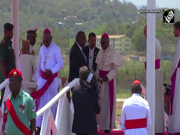 Pope Francis departs Papua New Guinea