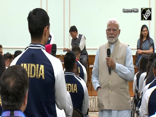 “Ab Ghar Me Kya Hoga Tera...” PM Modi’s funny banter with Paralympic soldier, coach