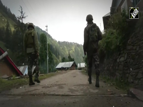 J&K: Gunfight breaks out between security forces and terrorists in Baramulla