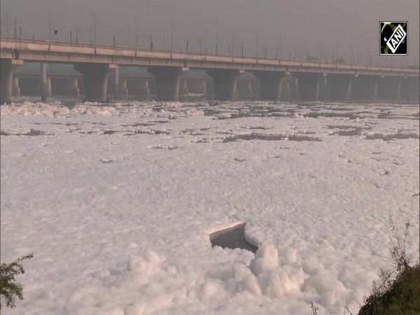 Toxic foam floats in Yamuna River amid Delhi’s soaring pollution level