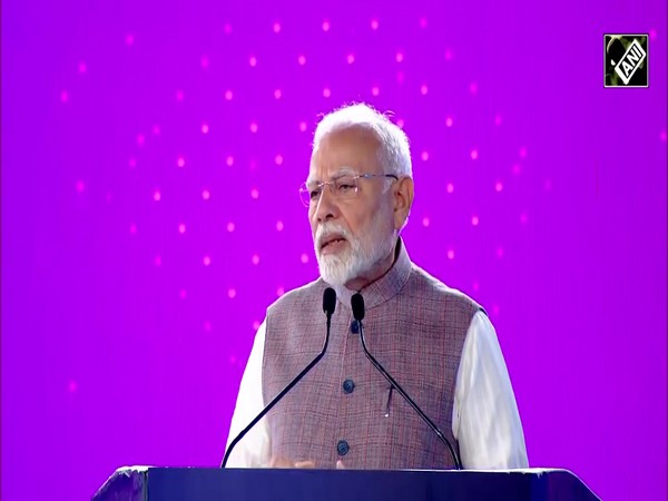 India is like a ray of hope when entire world is worrying: PM Modi