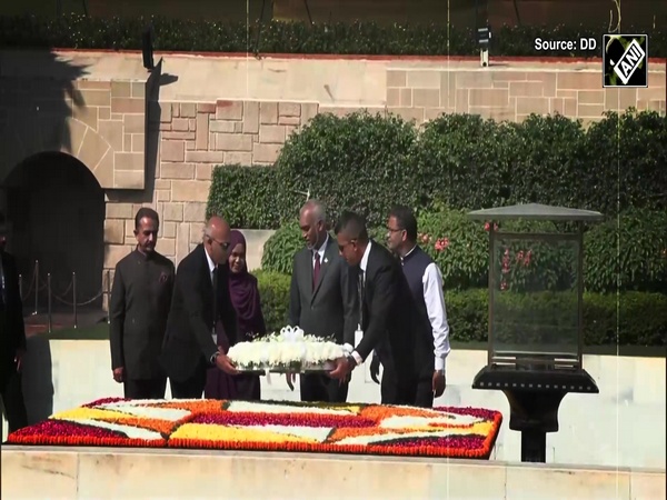 Maldivian President Mohamed Muizu pays homage to Mahatma Gandhi at Rajghat