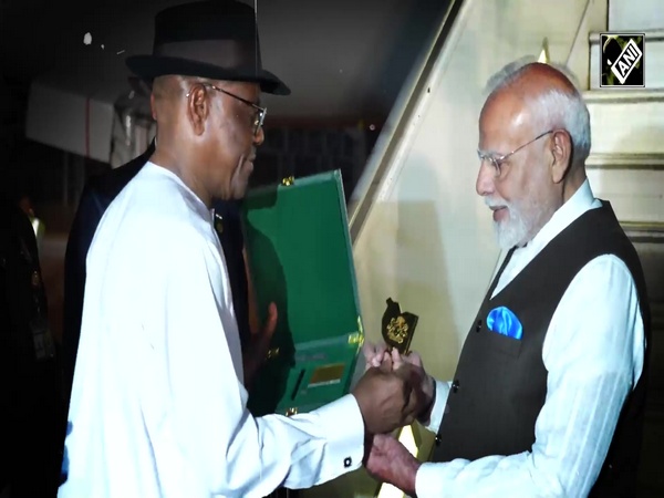 PM Modi presented with 'Key to the City' of Abuja on arrival in Nigeria | PM Modi on 3-nation visit