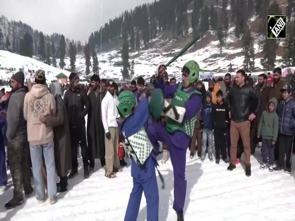 Winter carnival 'Heemal Nagrai' celebrates Kashmiri culture & community spirit in Shopian