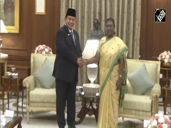 President Droupadi Murmu hosts a banquet for Indonesian Prez Prabowo Subianto at Rashtrapati Bhavan