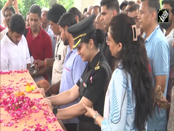 Family of Pilot Rajvir Singh Chouhan pays tribute after he lost life in Kedarnath chopper crash