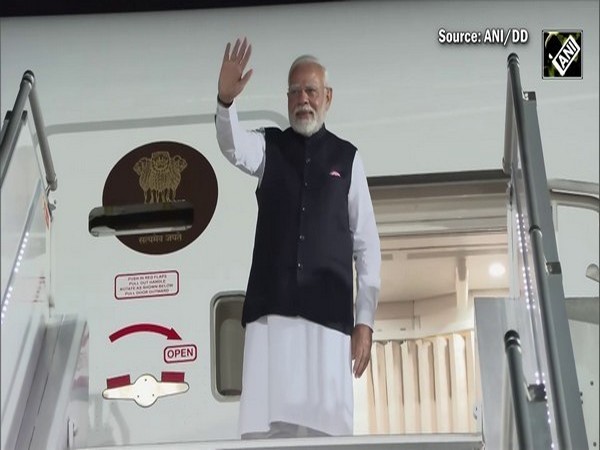Indian PM Narendra Modi emplanes for New Delhi from Croatia