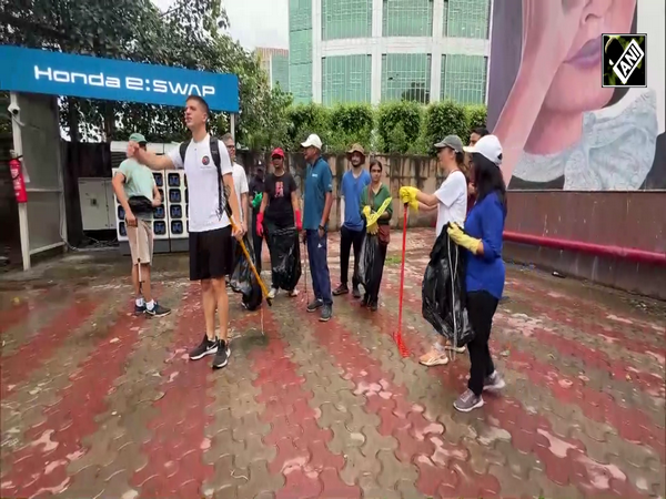 Foreign nationals along with locals organise cleanliness drive to clean roads, drains in Gurugram