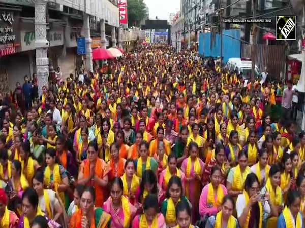 “Global Ganesh festival…”  Italian tourist joins celebrations at Shrimant Dagduseth Halwai Ganpati