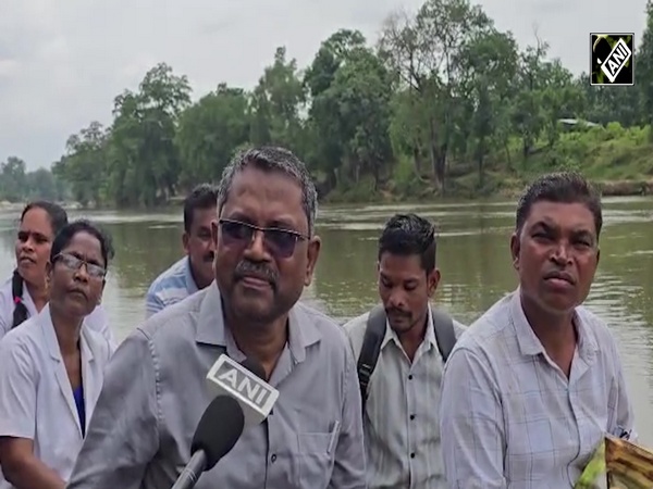 Bijapur CMHO-led medical team brave flooded river to provide healthcare in cut-off Meenoor village