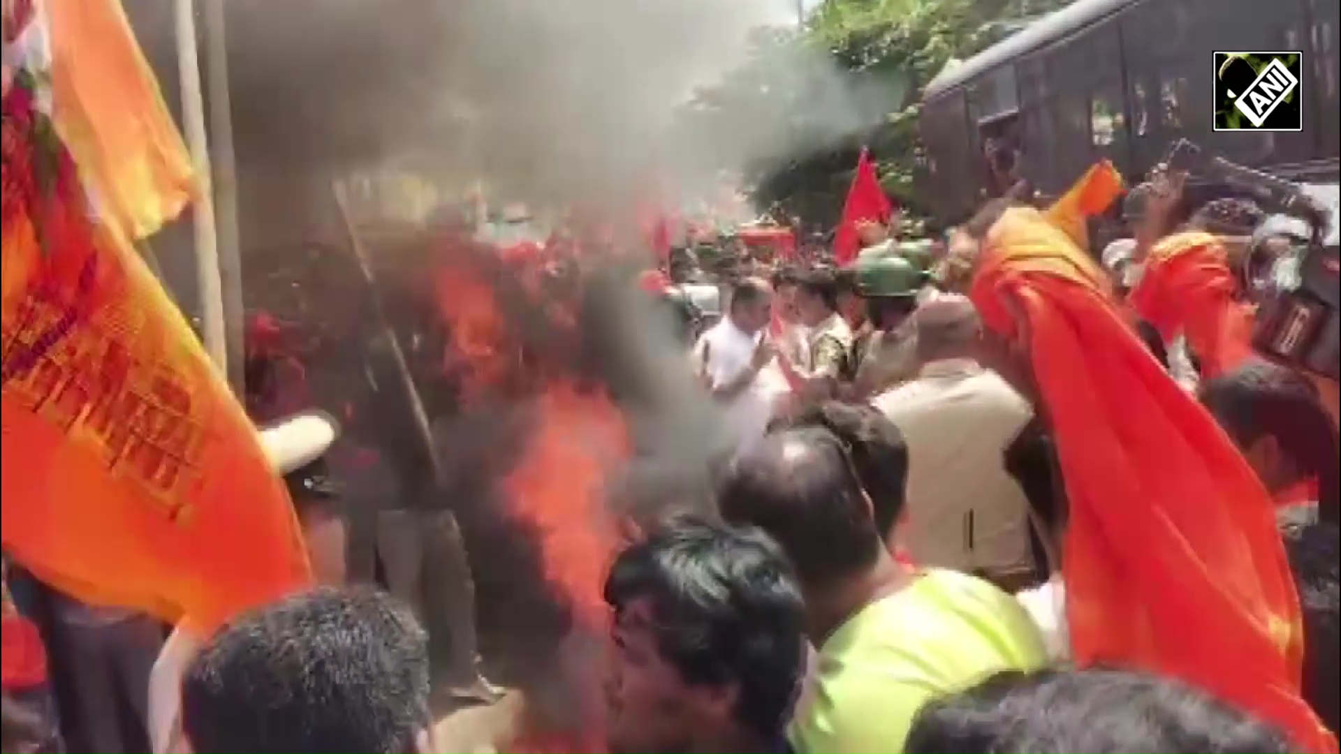Police use lathi charge to disperse protest against reported stone pelting during Ganesh Idol immersion