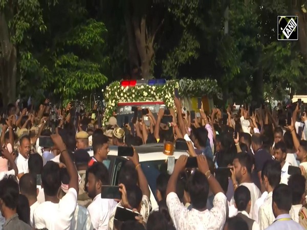 Sea of fans gathers outside Guwahati Airport as Zubeen Garg’s mortal remains arrive from Delhi