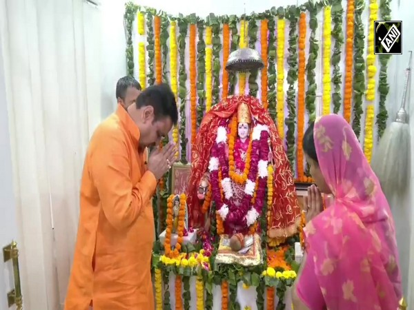CM Bhajanlal Sharma offers prayers at Raj Rajeshwari Temple on Shardiya Navratri