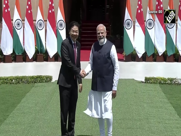 PM Modi welcomes Singapore PM Lawrence Wong at Hyderabad House