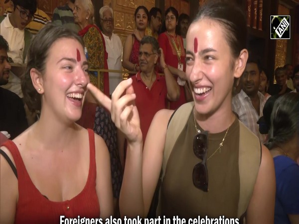 West Bengal: Women bid farewell to Maa Durga by celebrating 'Sindoor Khela'