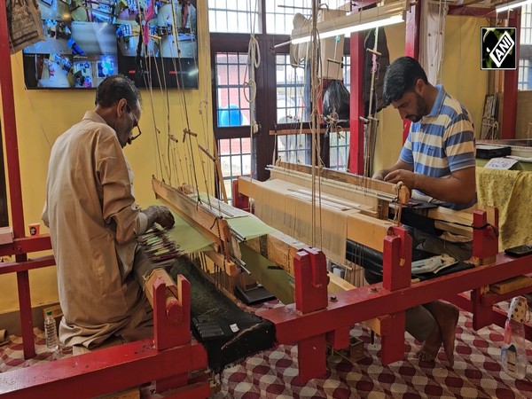 Kashmiri Artisans hail Kanihama’s new status as Handloom Craft tourism village in Budgam District