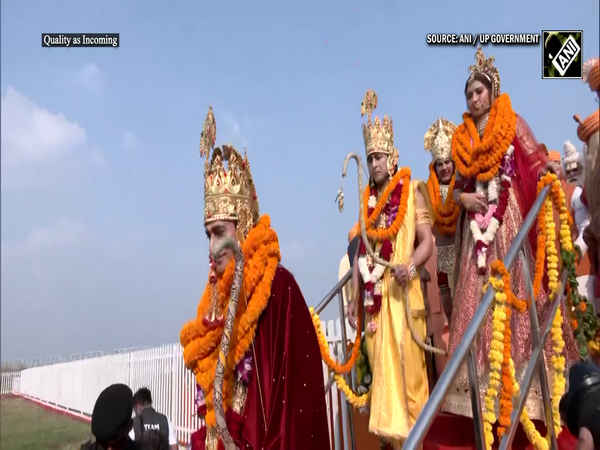 CM Yogi Adityanath seeks blessings of Lord Ram and Sita during the grand Deepotsav procession