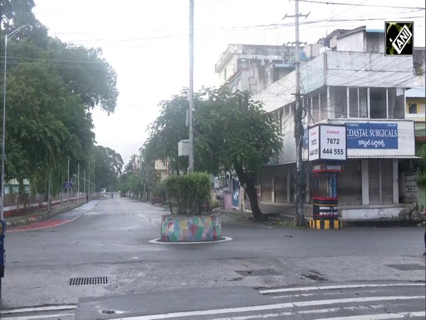 Strong winds lash Gopalpur beach in Ganjam as Cyclone ’Montha’ makes Landfall, Railway on high alert