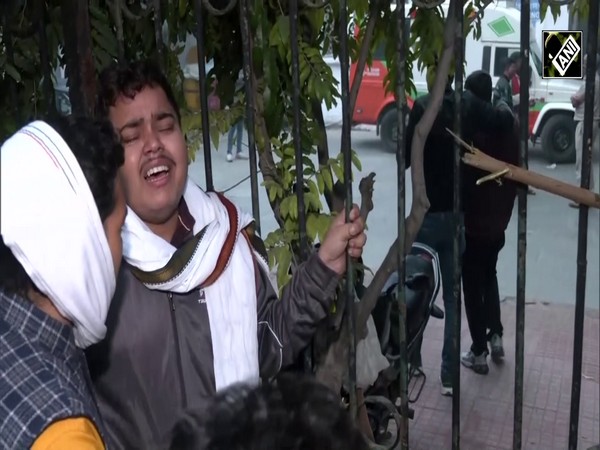 Families of Delhi Red Fort blast victims mourn the demise of their loved ones outside LNJP hospital