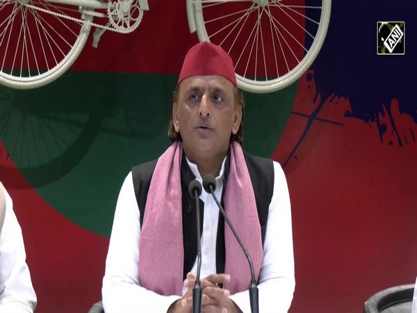 “He was under pressure” SP’s Akhilesh Yadav trains gun at ECI over BLO officer’s death amid SIR row