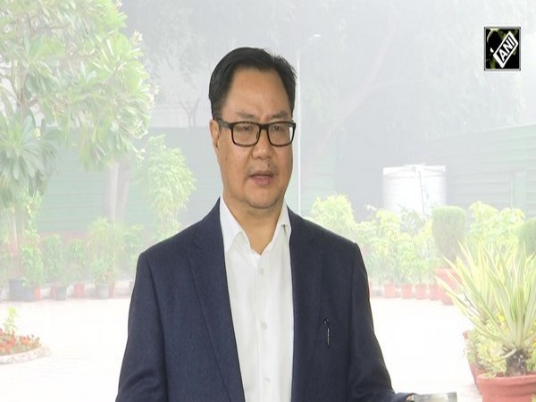 Kiren Rijiju asks Rahul Gandhi to apologise after Congress leader’s "Modi teri Kabar khudegi" remark