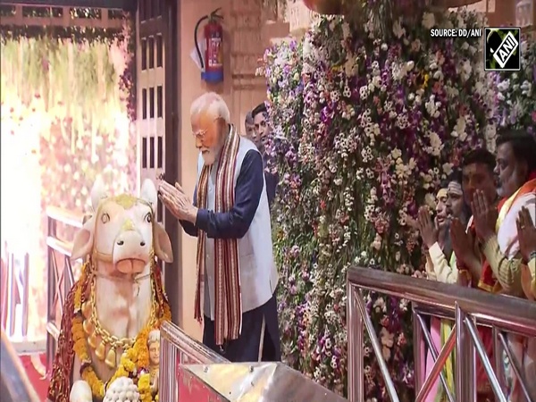 PM Narendra Modi offers prayer at Somnath Temple | Somnath Swabhiman Parv