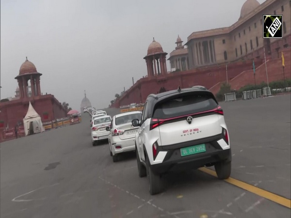 Union FM Sitharaman calls on President Murmu before presenting her 9th consecutive Budget