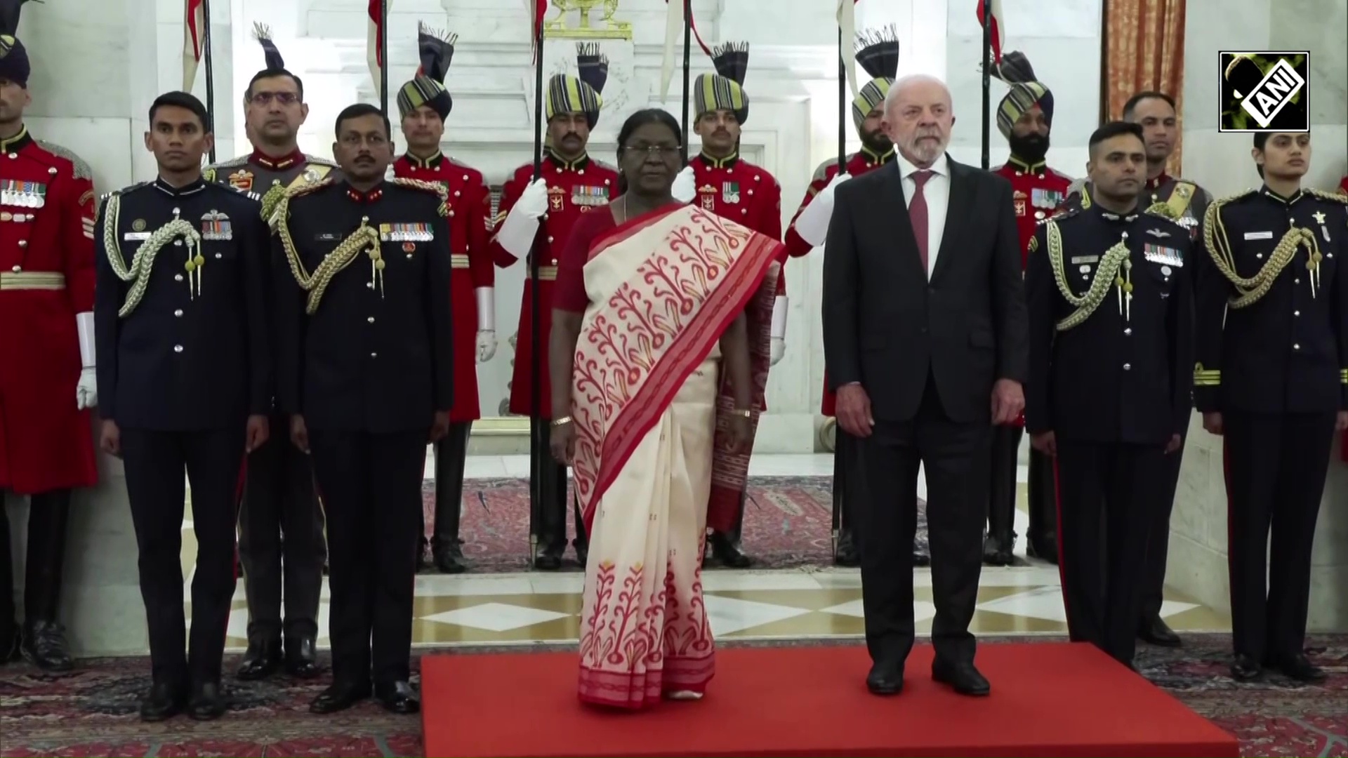 Prez Draupadi Murmu hosts banquet for Brazilian Prez Luiz Inácio Lula da Silva at Rashtrapati Bhavan