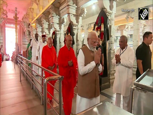 PM Modi visits Sri Guru Bhairavaikya Mandira at Sri Kshetra Adichunchanagiri in Karnataka’s Mandya