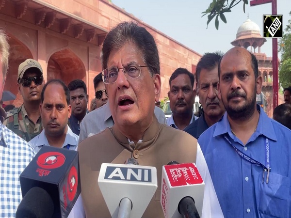 Commerce Minister Goyal and McClay tour Taj Mahal ahead of landmark FTA Signing