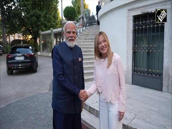#Melodi visit iconic colosseum in Rome, Italy PM Meloni, PM Modi dine together, video viral