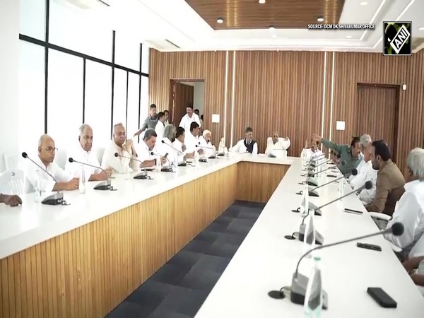 Karnataka Guv Thawarchand Gehlot accepts CM Siddaramaiah’s resignation, DK Shivakumar set to succeed