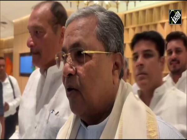 Surprise Corridor Meet: When Congress’ Siddaramaiah met EAM Jaishankar in Delhi