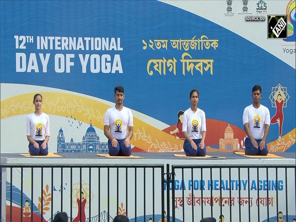 WATCH: PM Modi assists Yoga participants on International Yoga Day at red Road, Kolkata