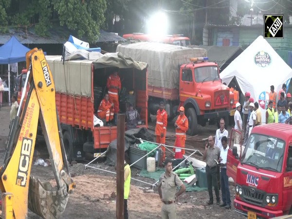Kolkata Shed Collapse: NDRF battles all odds to rescue trapped people amid challenging situation