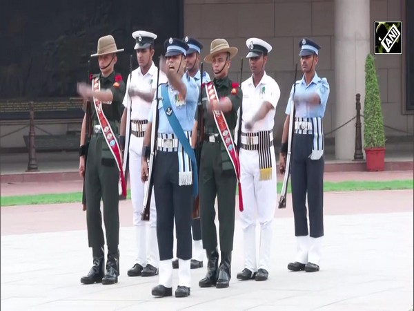 Air Marshal Ashutosh Dixit assumes charge as VCAS, lays wreath at National War Memorial in Delhi