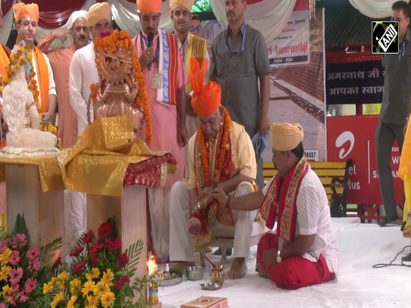 WATCH: LG Manoj Sinha flags off first batch of Shri Amarnath Yatra 2026 pilgrims from Jammu
