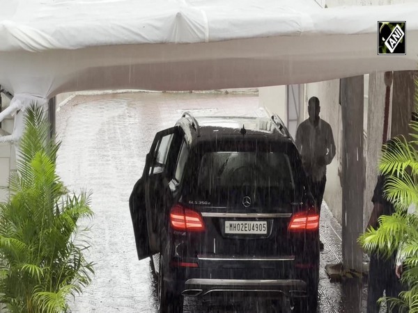 Aamir Khan-Gauri Spratt Wedding: Ambanis, Ashutosh Gowarikar, other guests arrive for celebration