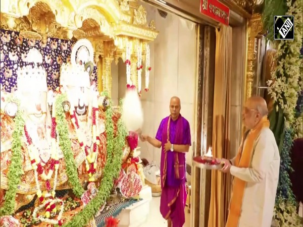 Home Minister Amit Shah performs mangala aarti at Ahmedabad Jagannath Temple ahead of Rath Yatra