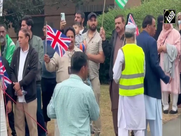 Kashmiri diaspora protests outside Pakistani consulate over PoK human rights