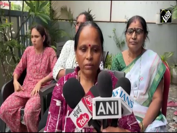 “बच्चों को इतना थोड़ी मारते हैं”, Abhijeet Dipke’s mother on lathi charge at Jantar Mantar protest