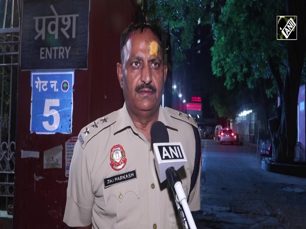 Delhi Policeman narrates scenes of Jantar Mantar protest amid clash following heavy stone pelting