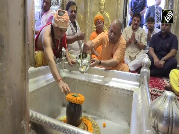 WATCH: UP CM Yogi Adityanath offers Sawan prayers at Kashi Vishwanath Temple