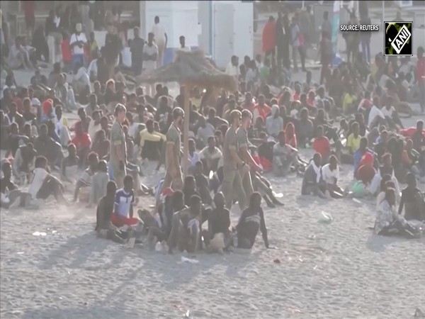 Spanish Army Trucks Transport Migrants Back to Border Area After Massive Ceuta Influx