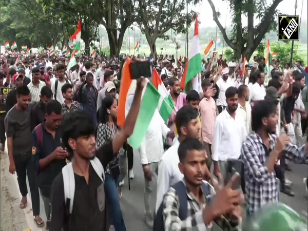 JPSC-JSSC protesters break through police barricade near Old Assembly, march towards New Assembly