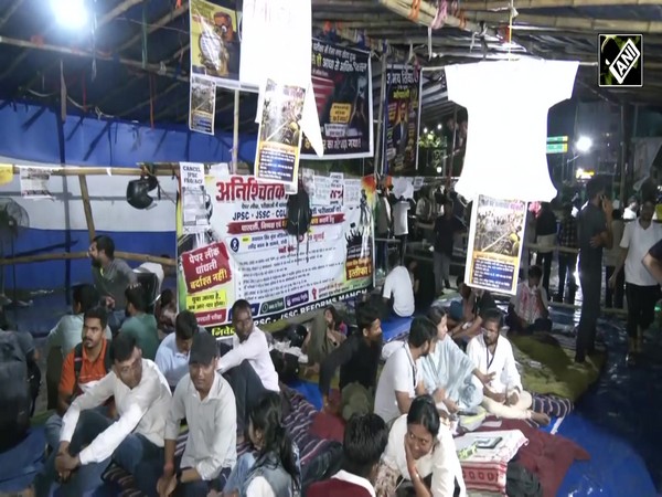 Alakh Pandey joins Ranchi protest, mounts major attack on Hemant Soren govt over students’ demands