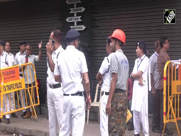 Shocking news! Nine Killed, several injured in massive hotel fire in Kolkata’s Mirza Ghalib Street