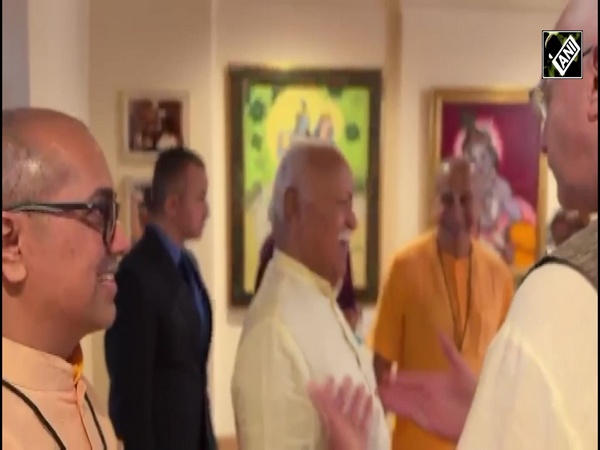 RSS chief Mohan Bhagwat visits ISKCON Temple in New York, joins food distribution drive